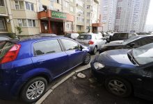 Фото - В Екатеринбурге неизвестные разгромили три автомобиля на парковке